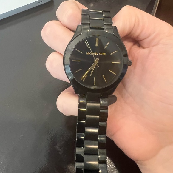 Michael Kors Slim Runway watch ⌚️ - Picture 3 of 8